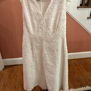 Anne Klein Red A-Line Sleeveless V-Neck Wedding Dress